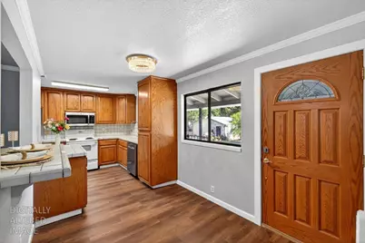 8204 Holly Drive, Citrus Heights, CA 95610 - Photo 7