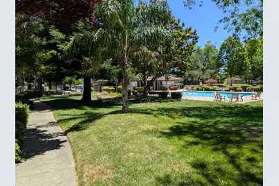 712 Roundtree Court, Sacramento, CA 95831 - Photo 35