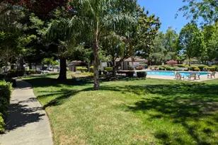 712 Roundtree Ct, Sacramento, CA 95831 - Photo 35