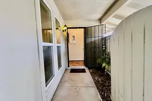 712 Roundtree Ct, Sacramento, CA 95831 - Photo 17