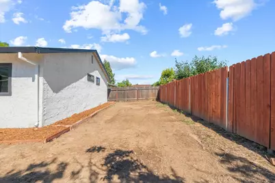 8404 Sunrise Woods Way, Sacramento, CA 95828 - Photo 23