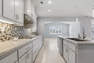 885 Buckingham Dr, Yuba City, CA 95991 - Photo 17