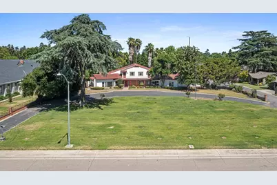 1300 N Berkeley Avenue, Turlock, CA 95380 - Photo 57