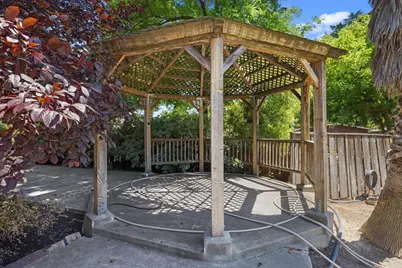 1300 N Berkeley Avenue, Turlock, CA 95380 - Photo 53
