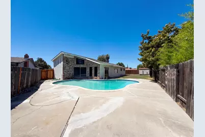 8845 Los Olivas Court, Stockton, CA 95210 - Photo 5