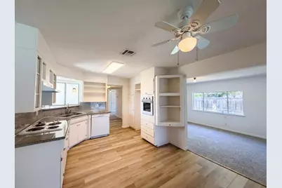 8845 Los Olivas Court, Stockton, CA 95210 - Photo 7
