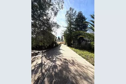 8035 Bucks Harbor Way, Sacramento, CA 95828 - Photo 11