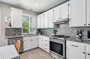 6190 Fieldale Dr, Elk Grove, CA 95758 - Photo 17