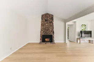 9 Monaghan Cir, Sacramento, CA 95823 - Photo 11