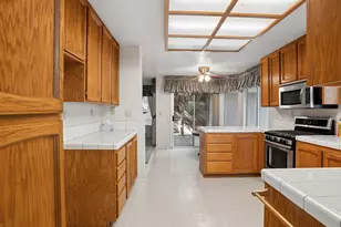 8440 Amrita Ct, Sacramento, CA 95828 - Photo 5