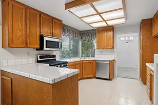 8440 Amrita Ct, Sacramento, CA 95828 - Photo 3