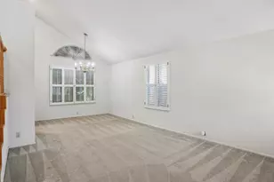 8440 Amrita Ct, Sacramento, CA 95828 - Photo 9