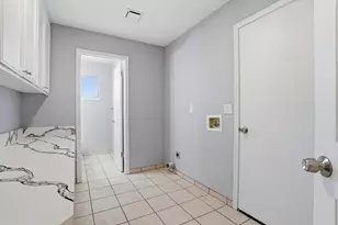 936 Oakbrooke Ct, Modesto, CA 95351 - Photo 33