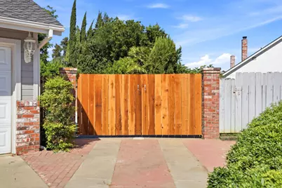936 Oakbrooke Court, Modesto, CA 95351 - Photo 47