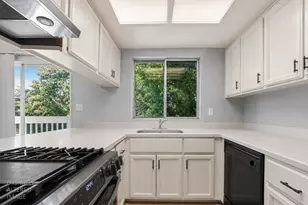 1326 Oak Terrace Ct, Sacramento, CA 95825 - Photo 5