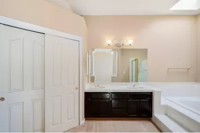 9063 Old Creek Drive, Elk Grove, CA 95758 - Photo 41