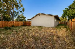 336 1st St, Livingston, CA 95334 - Photo 23