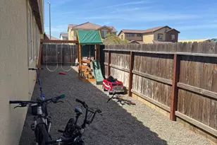 636 Pinelli Dr, Los Banos, CA 93635 - Photo 13