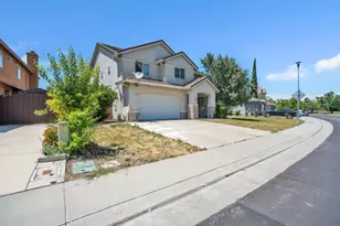 8859 Shasta Lily Dr, Elk Grove, CA 95624 - Photo 3