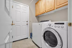 9516 Grasmeer Way, Elk Grove, CA 95624 - Photo 33