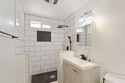 21 W Mayfair Avenue, Stockton, CA 95207 - Photo 25