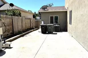 13211 Rivercrest Dr, Waterford, CA 95386 - Photo 17