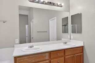 8161 Grisham Way, Elk Grove, CA 95758 - Photo 37