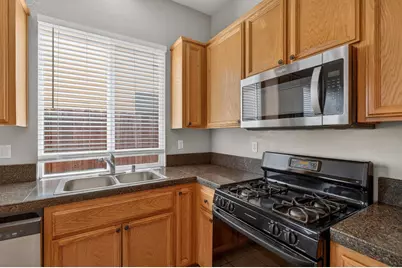 8161 Grisham Way, Elk Grove, CA 95758 - Photo 15