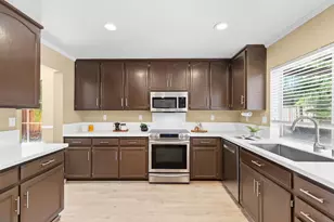 1555 Monterey Ct, Tracy, CA 95376 - Photo 11