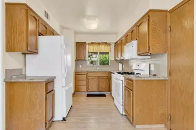 2740 Nordlund Way, Sacramento, CA 95833 - Photo 3