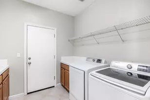 10272 Beckley Way, Elk Grove, CA 95757 - Photo 37