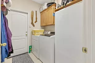 1547 W Claridge Ct, Hanford, CA 93230 - Photo 29
