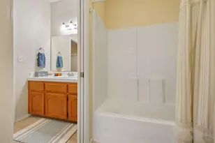 1547 W Claridge Ct, Hanford, CA 93230 - Photo 11