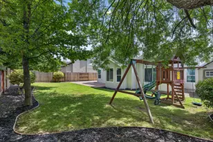 2225 Americana Dr, Roseville, CA 95747 - Photo 43