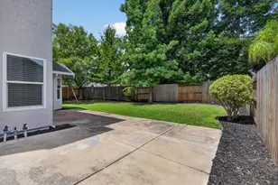 2225 Americana Dr, Roseville, CA 95747 - Photo 39