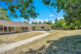 832 Prow Ct, Sacramento, CA 95822 - Photo 33