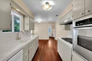 832 Prow Ct, Sacramento, CA 95822 - Photo 9