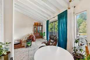 2292 Woodside Ln, Sacramento, CA 95825 - Photo 9