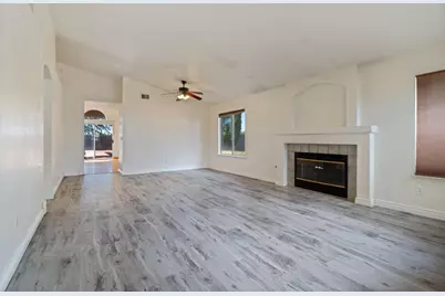 6427 Canyon Creek Way, Elk Grove, CA 95758 - Photo 5
