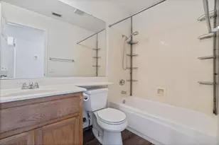 6427 Canyon Creek Way, Elk Grove, CA 95758 - Photo 17