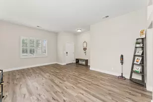 9656 Holly Glen Way, Elk Grove, CA 95757 - Photo 5