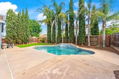 9656 Holly Glen Way, Elk Grove, CA 95757 - Photo 31