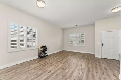 9656 Holly Glen Way, Elk Grove, CA 95757 - Photo 5
