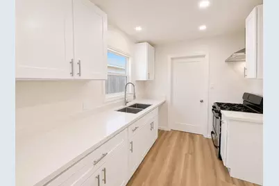5020 Emerson Rd., Sacramento, CA 95820 - Photo 5