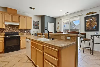 1621 Autumn Meadow Lane, Tracy, CA 95376 - Photo 19