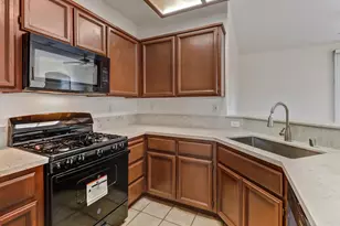 8203 Gardenside Ct, Sacramento, CA 95829 - Photo 17
