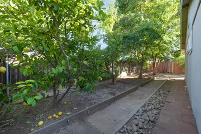 10216 Rockingham Drive, Sacramento, CA 95827 - Photo 37