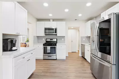 4914 Cabrillo Way, Sacramento, CA 95820 - Photo 9