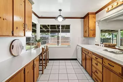 2228 Morse Avenue, Sacramento, CA 95825 - Photo 29