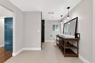 2424 Killarney Way, Modesto, CA 95355 - Photo 17